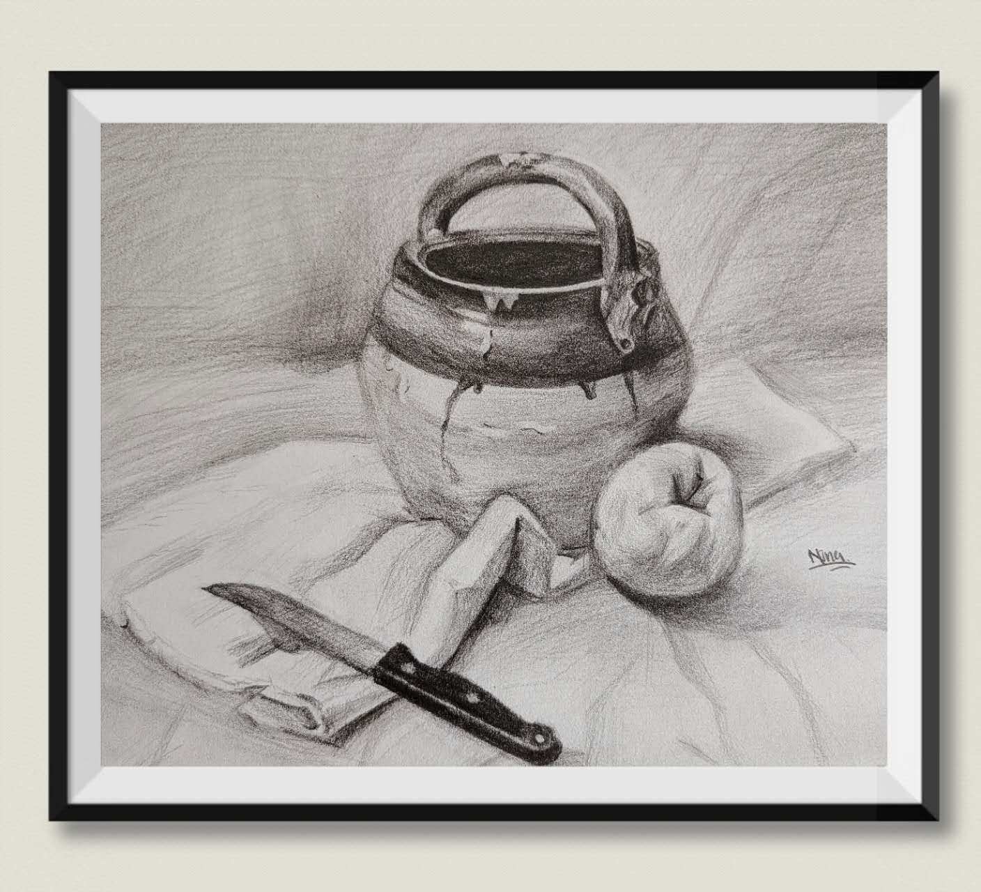 Rounded kettle with fruit and utensils
